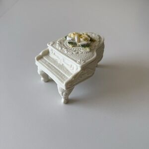 Cornerstone Creations White Ceramic Grand Piano Yellow Roses Trinket Box 2001